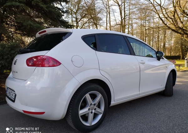 Seat Leon cena 21500 przebieg: 205000, rok produkcji 2011 z Sieradz małe 379